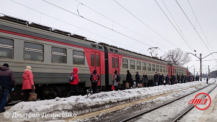 Электричка служба пассажирских перевозок ГП Донецкая железная дорога зима пассажиры пути