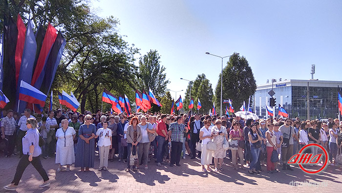 Возложение цветов памятник Кобзону Государственное предприятие Донецкая железная дорога Донецкая народная республика