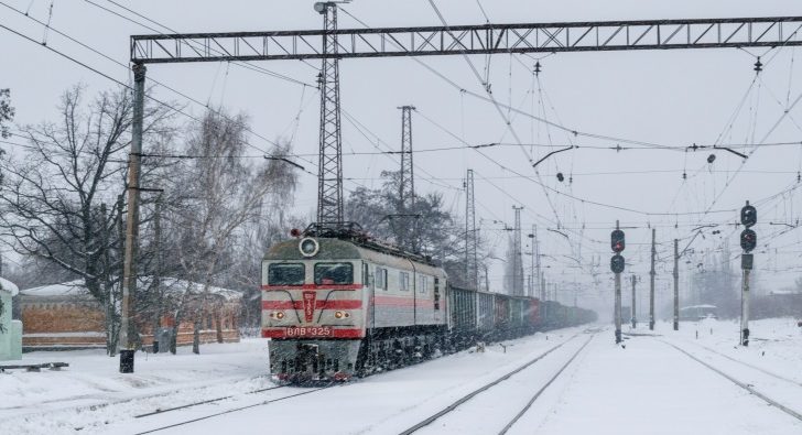 Поезд зима снег грузовые вагоны Служба грузовых перевозок Государственное предприятие Донецкая железная дорога Донецкая Народная республика