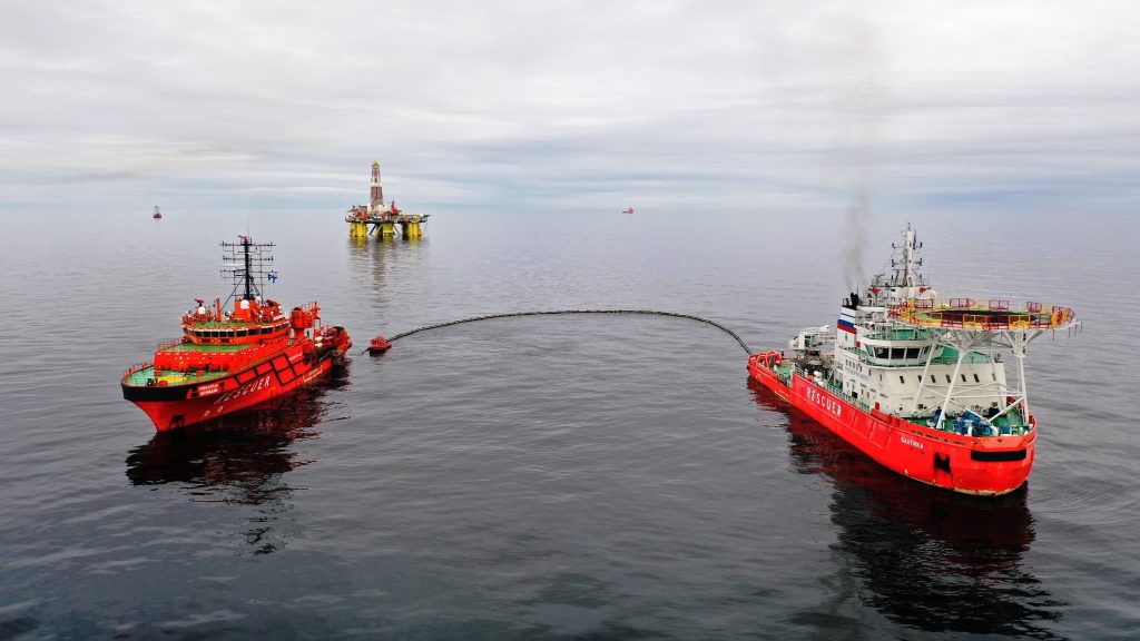 Корабли море очистка Минтранс Россия акватория Керченский пролив Федеральное государственное унитарное предприятие Железные дороги Новороссии Донецкая Народная Республика Российская федерация