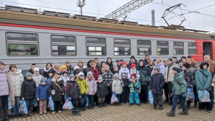 Дети Луганский филиал ознакомление работа машинист локомотива Федеральное государственное унитарное предприятие Железные дороги Новороссии Донецкая Народная Республика Российская федерация