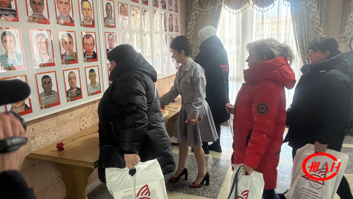 Луганск памятник монумент ДОРПРОФЖЕЛ Федеральное государственное унитарное предприятие Железные дороги Новороссии Донецкая Народная Республика Российская федерация