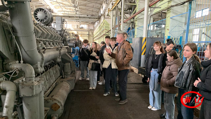 Мелитополь школьники Мелитопольское локомотивное депо посещение Федеральное государственное унитарное предприятие Железные дороги Новороссии Донецкая Народная Республика Российская федерация