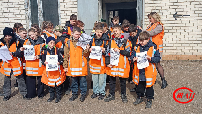 Иловайская дистанция пути школьники экскурсия Федеральное государственное унитарное предприятие Железные дороги Новороссии Донецкая Народная Республика Российская федерация