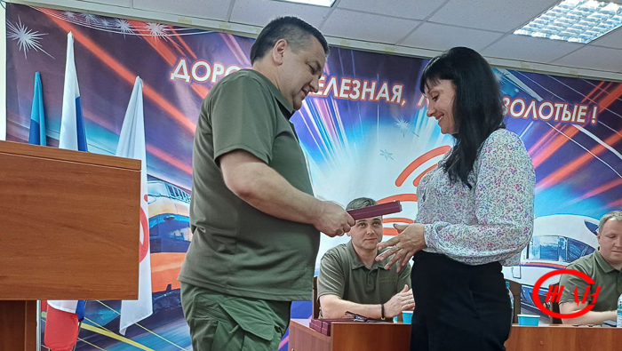 Луганск награждение сотрудники Дорпрофжел Федеральное государственное унитарное предприятие Железные дороги Новороссии Донецкая Народная Республика Российская федерацияПамятник воины железнодорожники погибшие свобода независимость Родина Великая Отечественная война Федеральное государственное унитарное предприятие Железные дороги Новороссии Донецкая Народная Республика Российская федерация