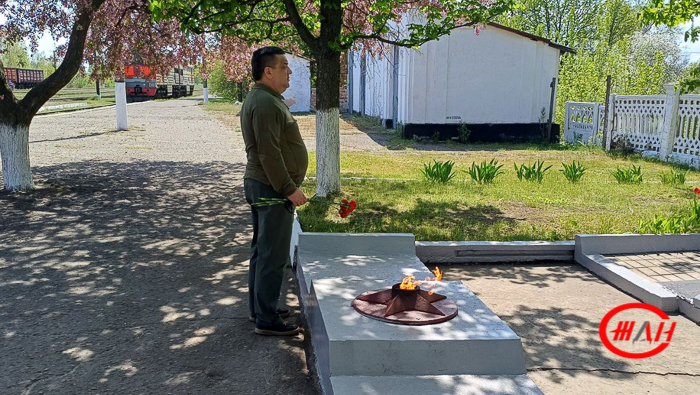 Памятник воины железнодорожники погибшие свобода независимость Родина Великая Отечественная война Федеральное государственное унитарное предприятие Железные дороги Новороссии Донецкая Народная Республика Российская федерация