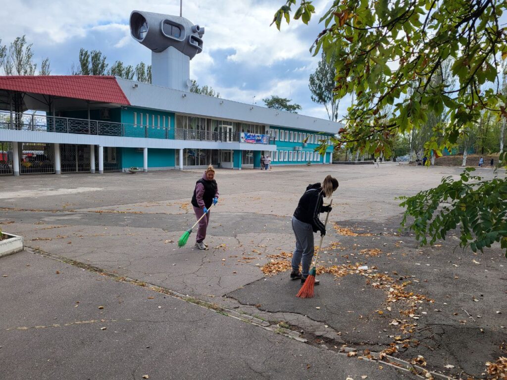 Железнодорожники приняли участие Всероссийский экологический субботник Зеленая Россия Федеральное государственное унитарное предприятие Железные дороги Новороссии Донецкая Народная Республика Российская федерация